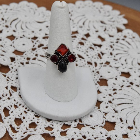 Vintage Sterling Silver Ring Teardrop Garnet with Ruby Red Glass Stones - Picture 1 of 8